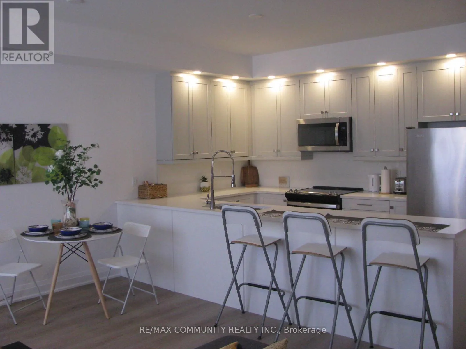 31 DISCOVERY TRAIL