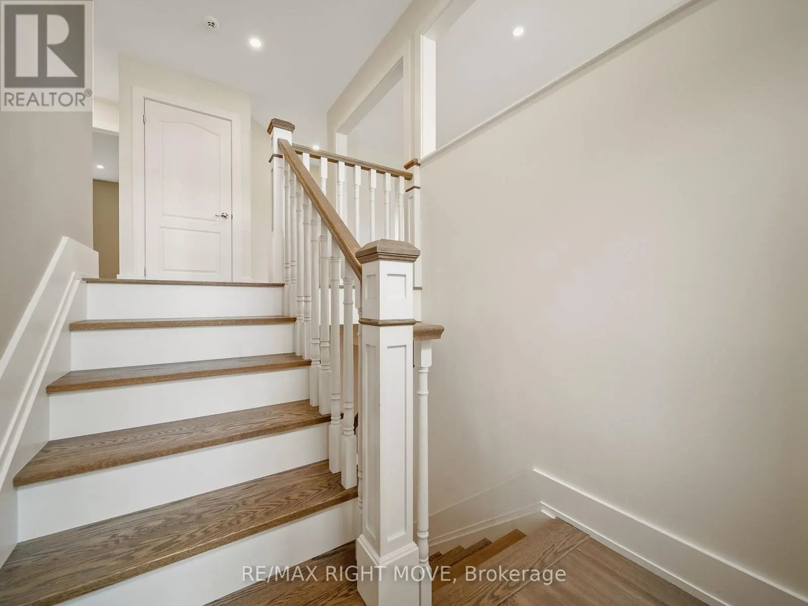 1348 HAWK RIDGE CRESCENT