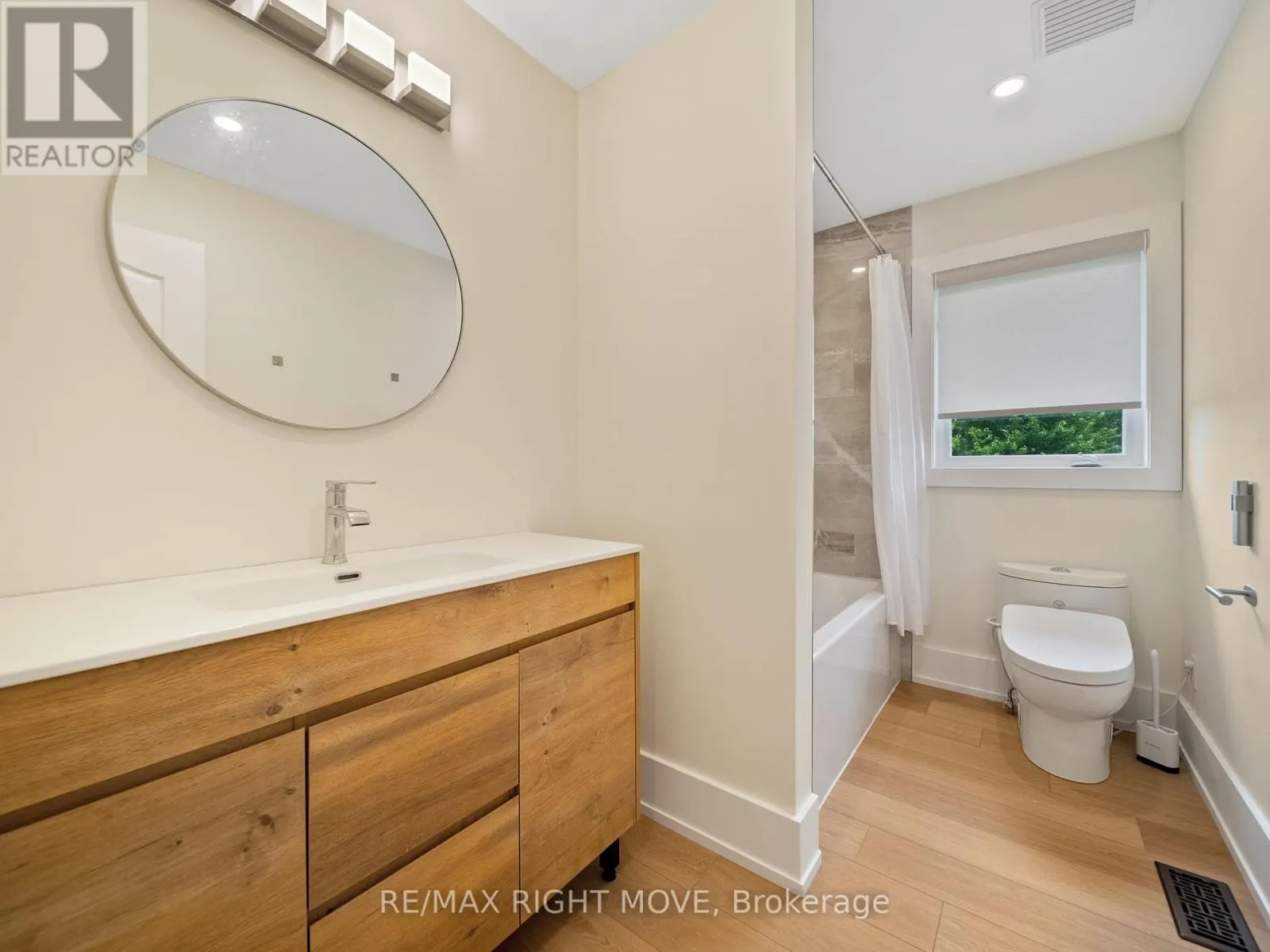 1348 HAWK RIDGE CRESCENT