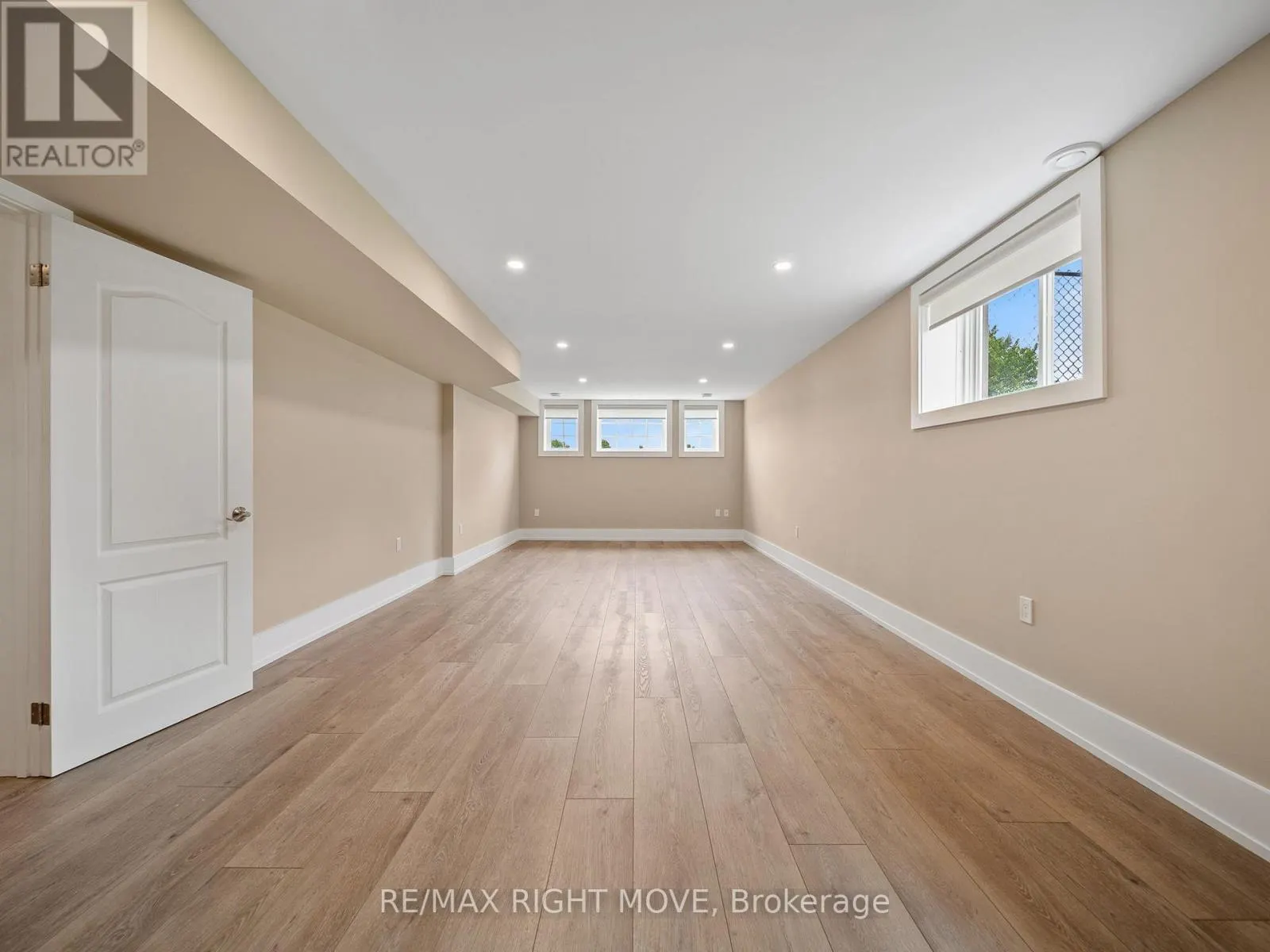 1348 HAWK RIDGE CRESCENT
