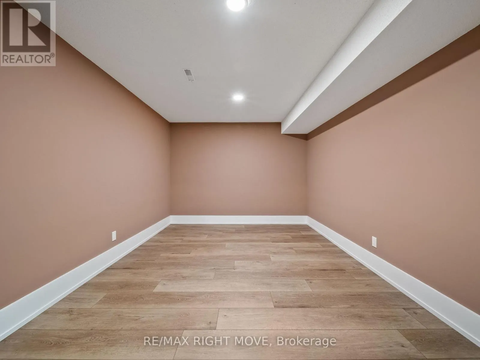 1348 HAWK RIDGE CRESCENT