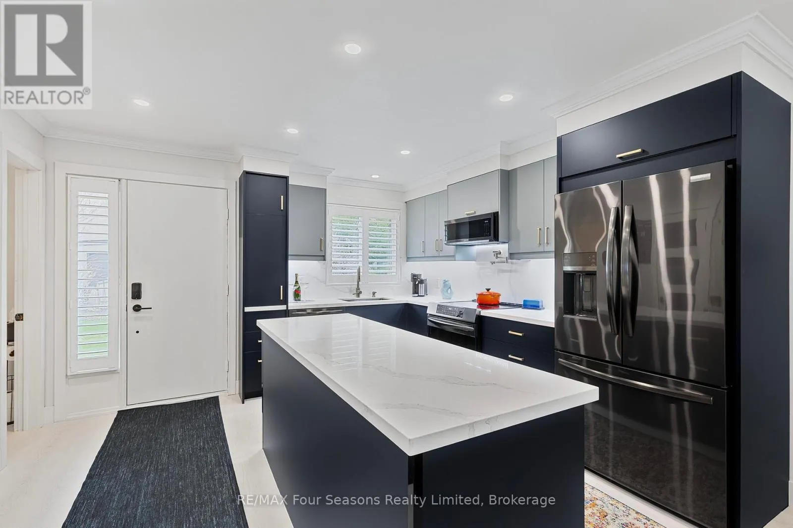 113 ESCARPMENT CRESCENT