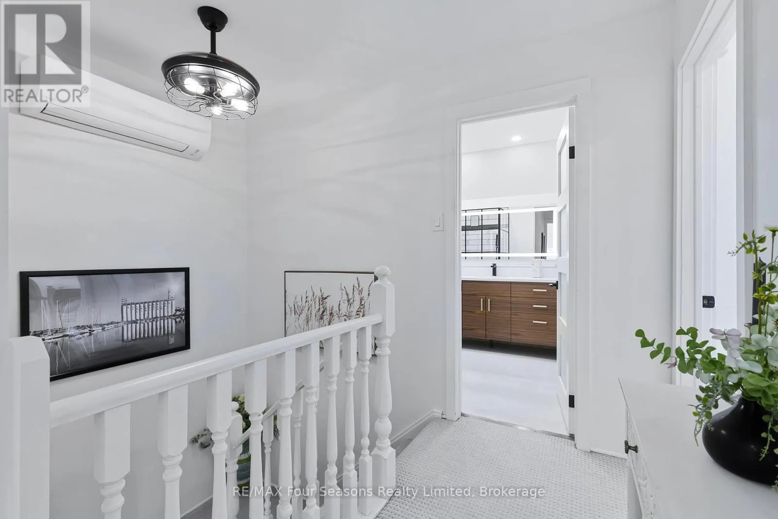 113 ESCARPMENT CRESCENT