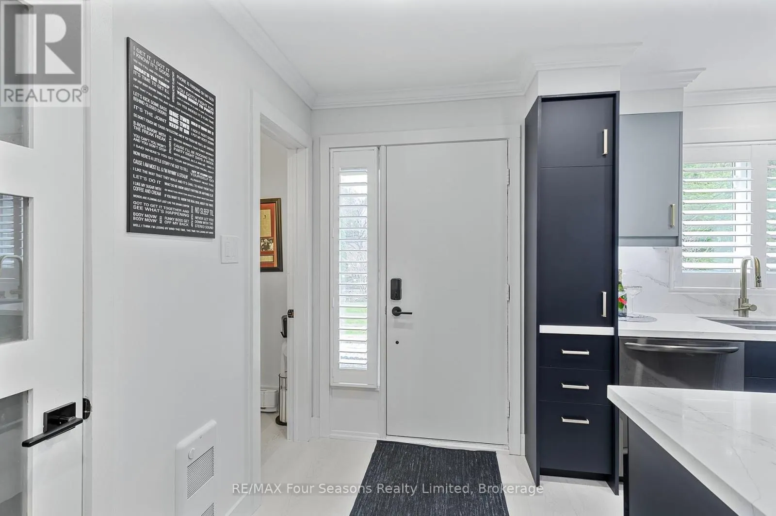 113 ESCARPMENT CRESCENT