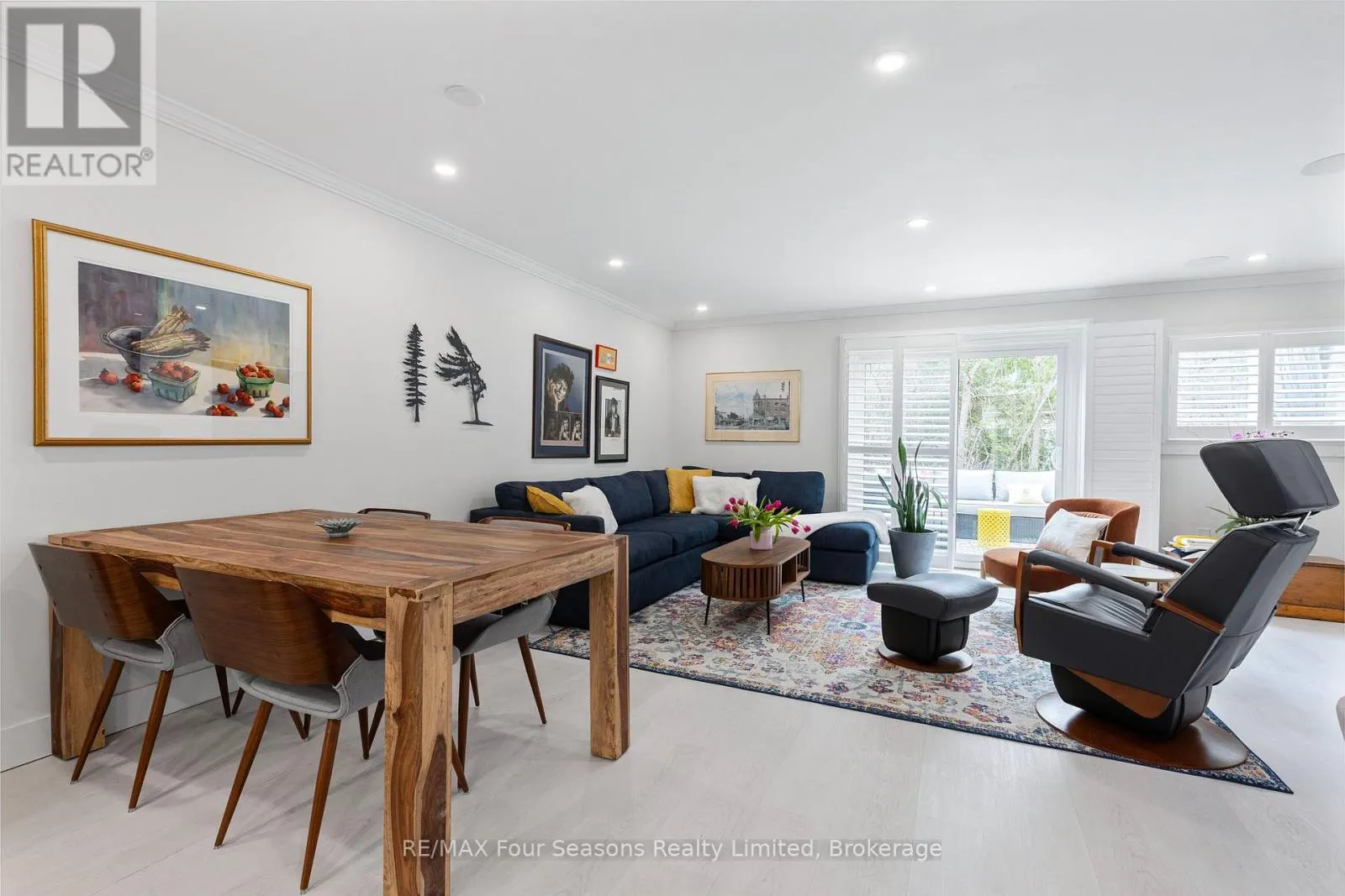 113 ESCARPMENT CRESCENT