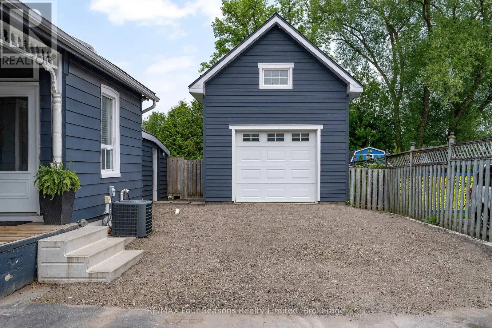 43 CEDAR STREET