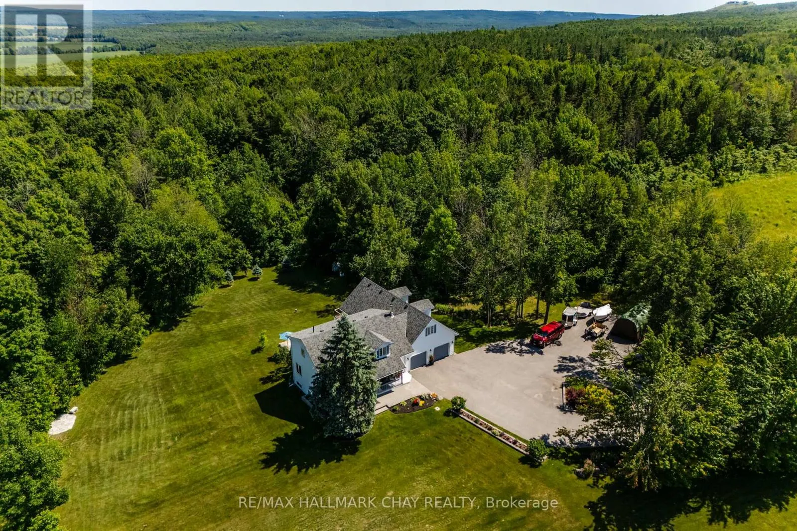 403 MOONSTONE ROAD E