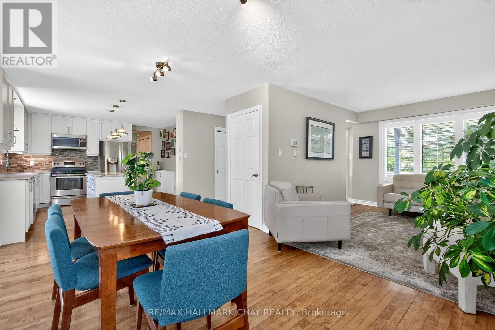 403 MOONSTONE ROAD E