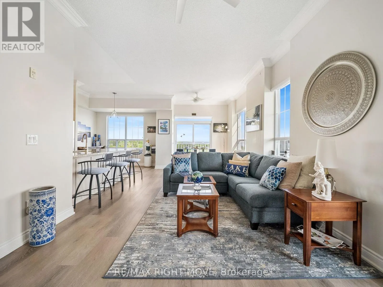 806 - 354 ATHERLEY ROAD