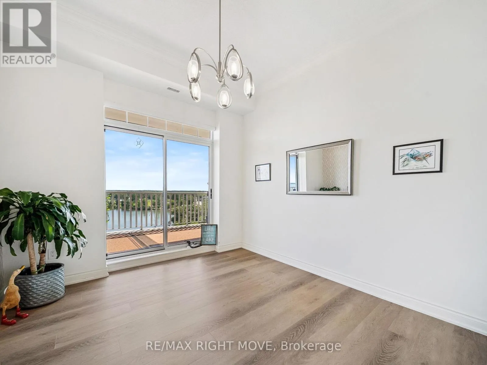 806 - 354 ATHERLEY ROAD