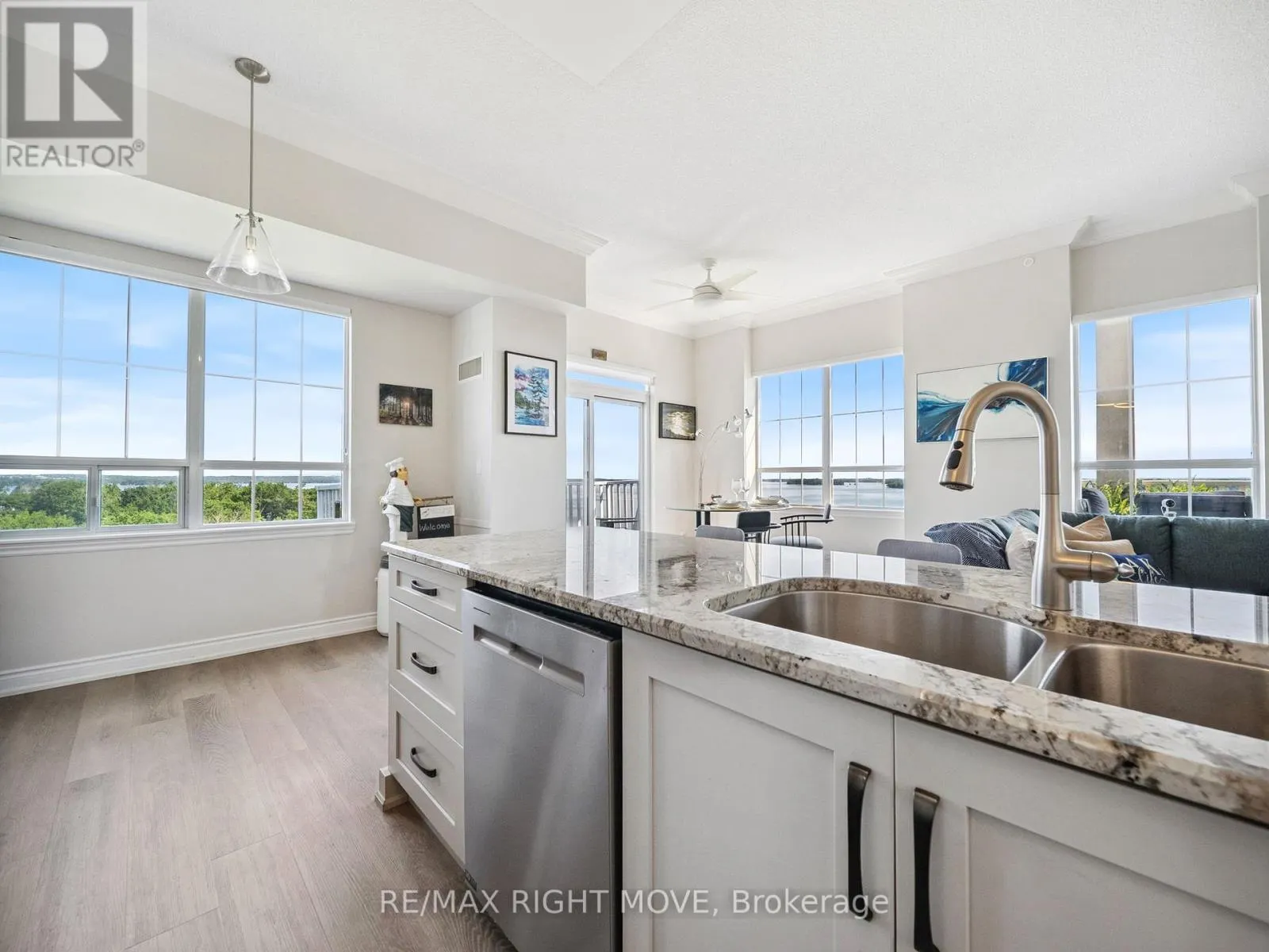 806 - 354 ATHERLEY ROAD