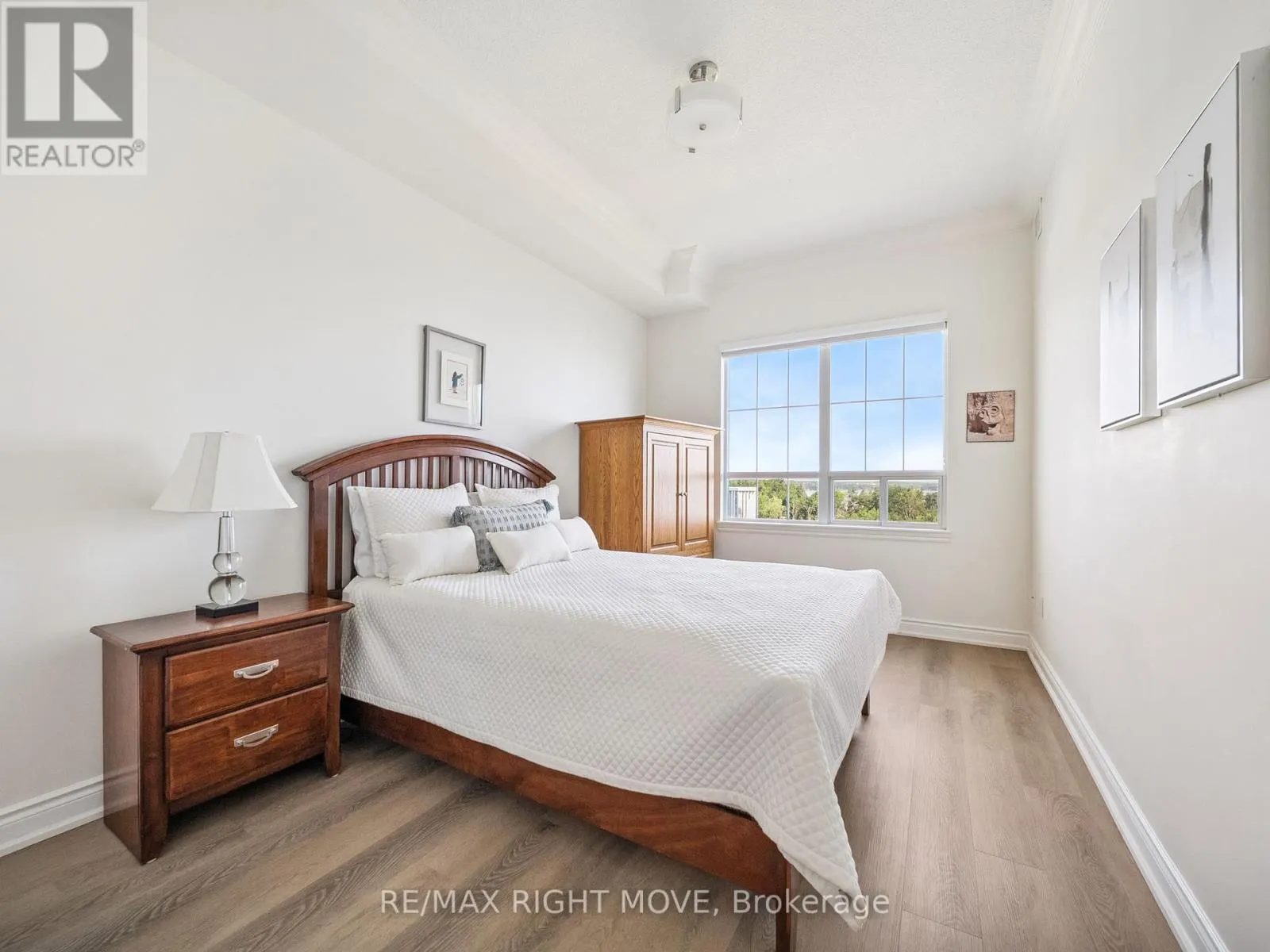 806 - 354 ATHERLEY ROAD