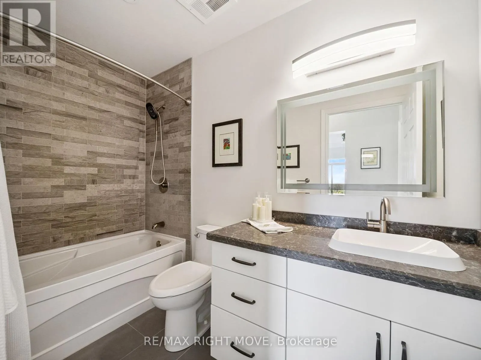 806 - 354 ATHERLEY ROAD