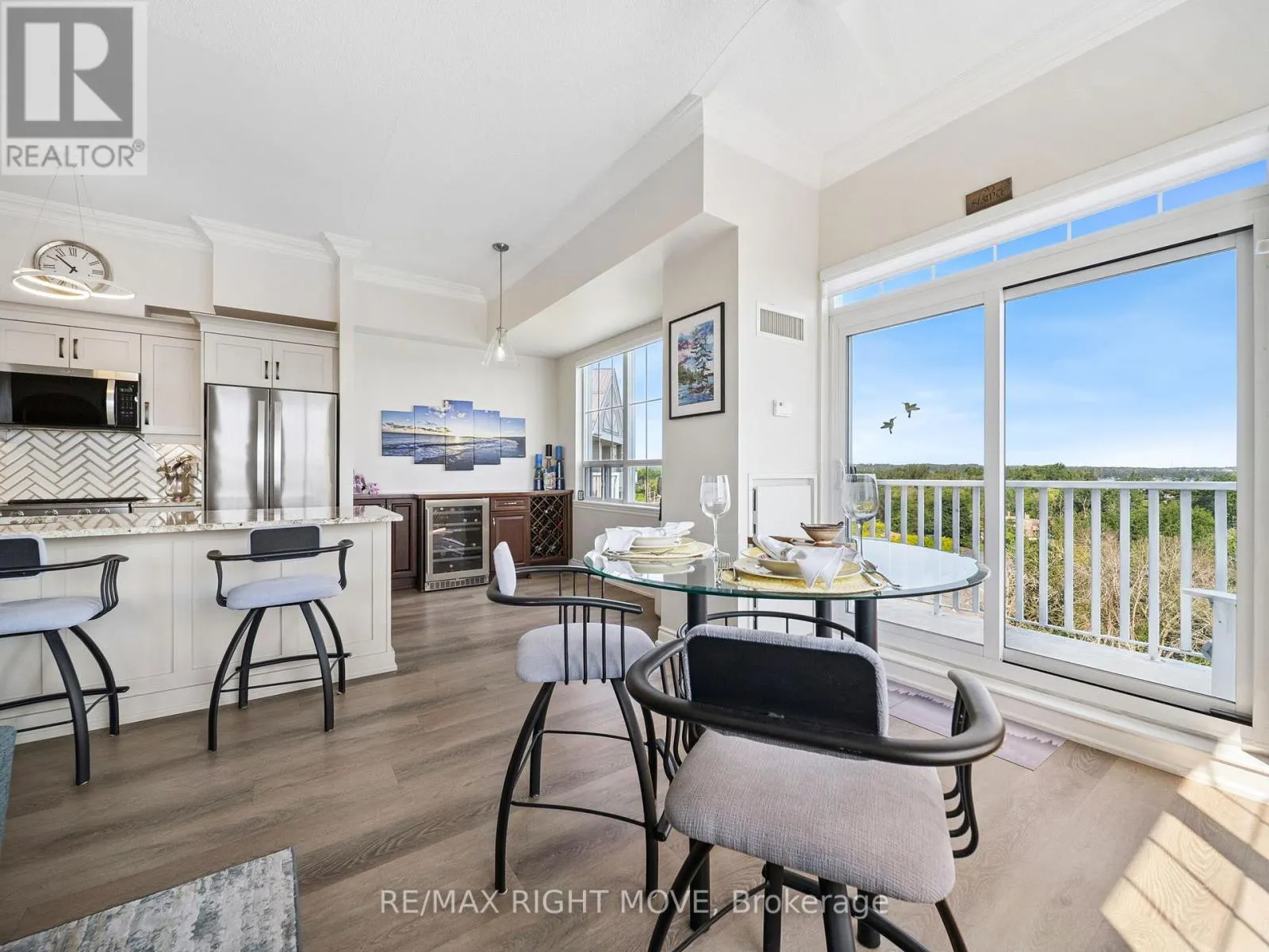 806 - 354 ATHERLEY ROAD