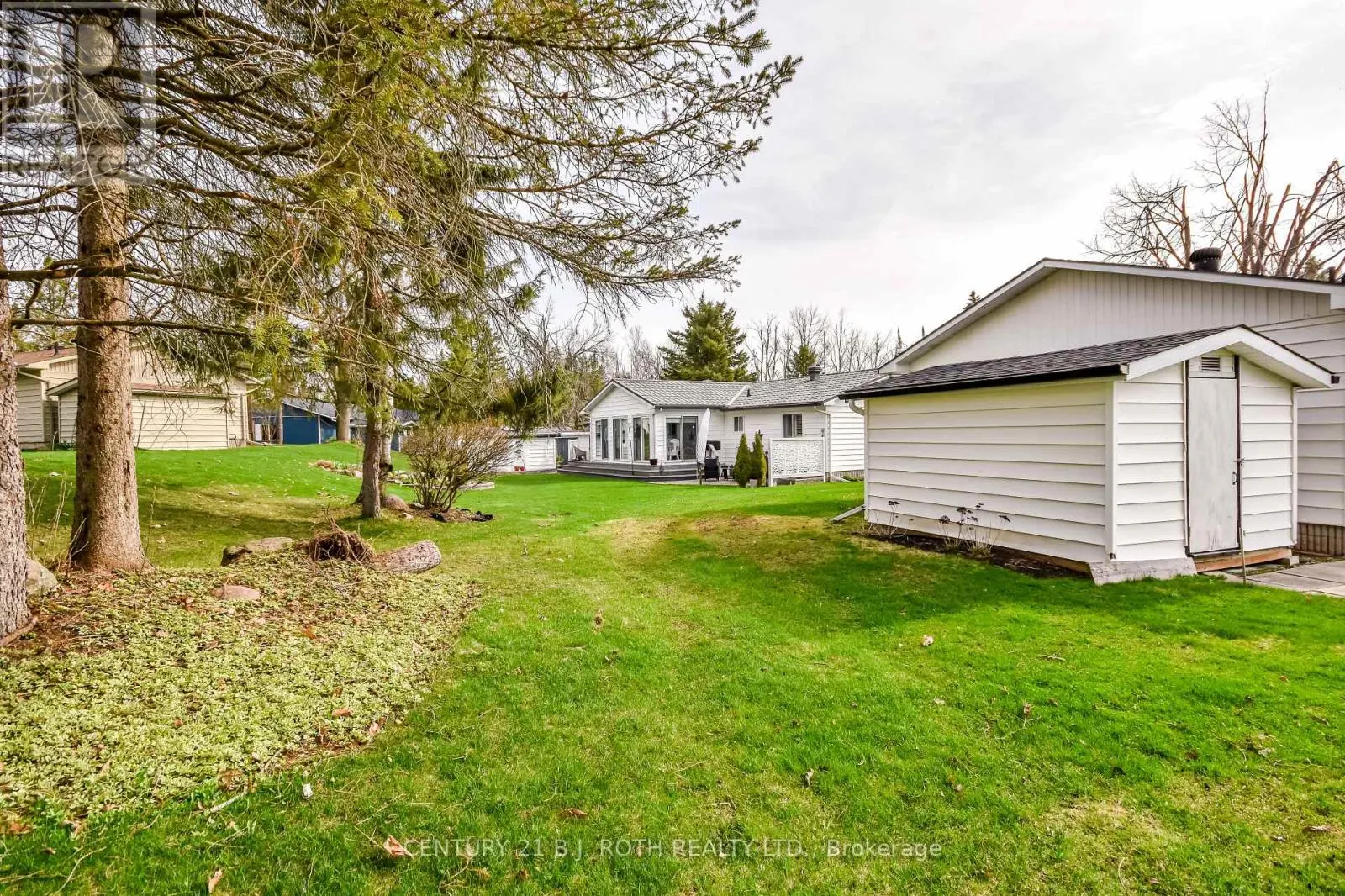 22 TAMARACK DRIVE