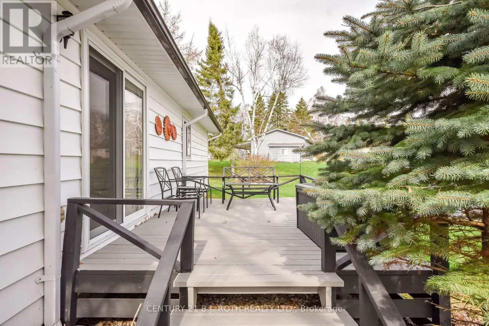 22 TAMARACK DRIVE