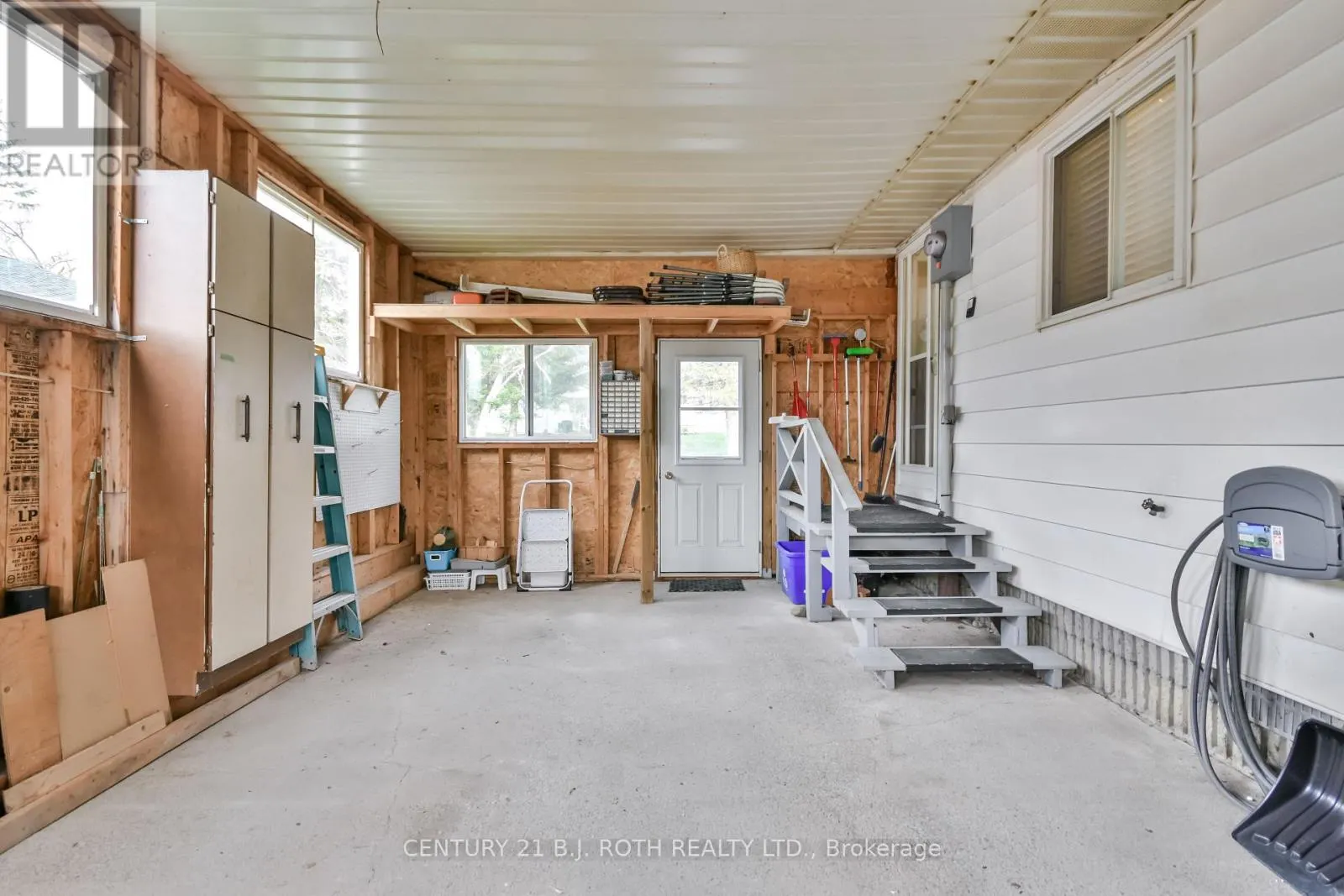 22 TAMARACK DRIVE