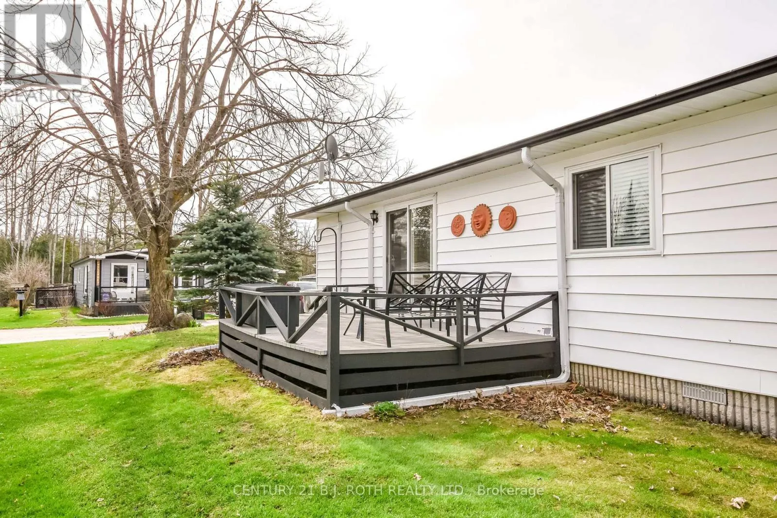 22 TAMARACK DRIVE