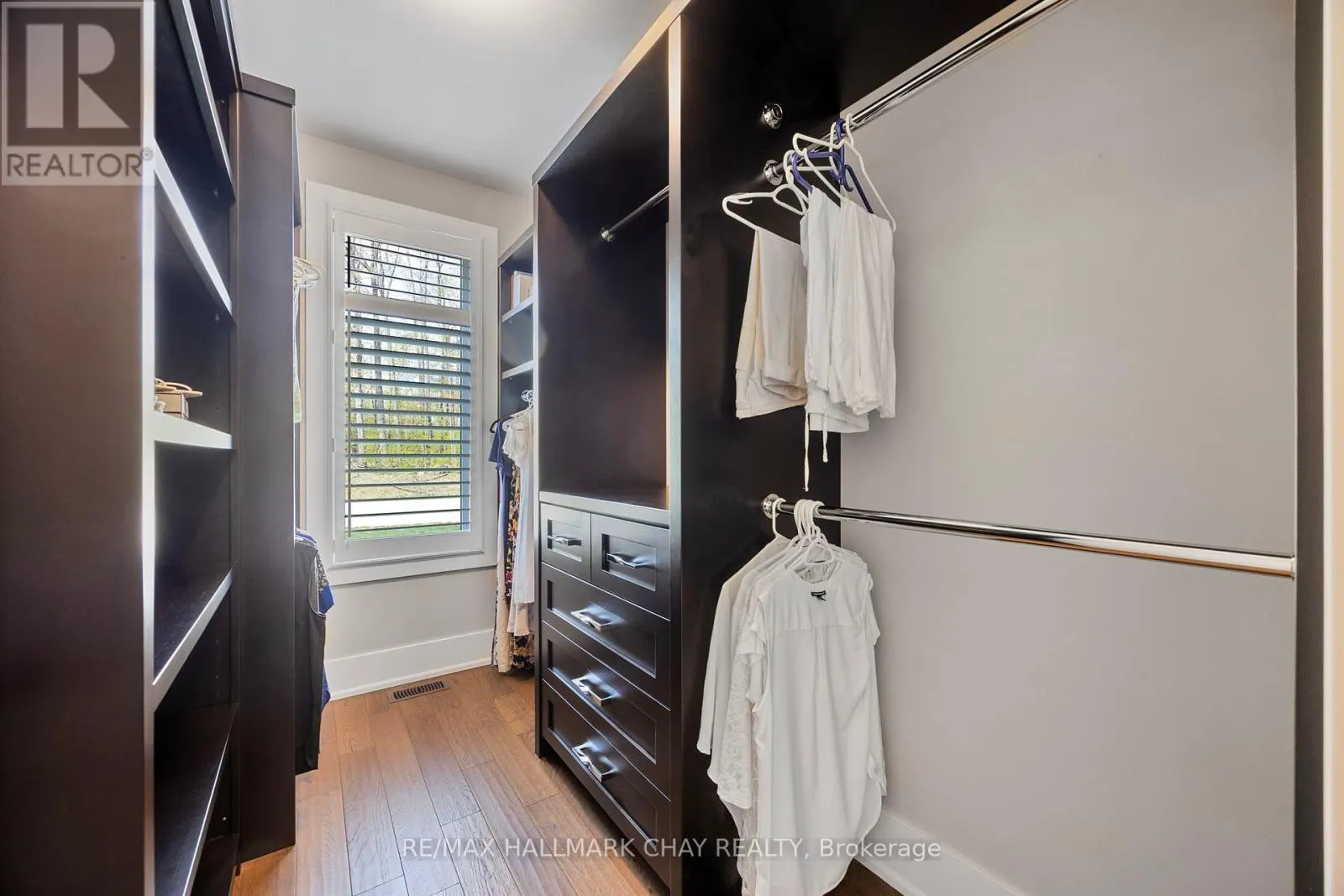 19 TIMBER WOLF TRAIL
