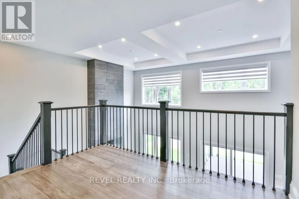 4 CLYDESDALE COURT