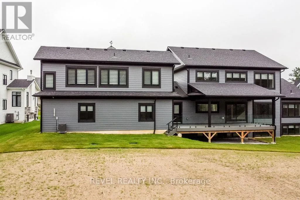 4 CLYDESDALE COURT