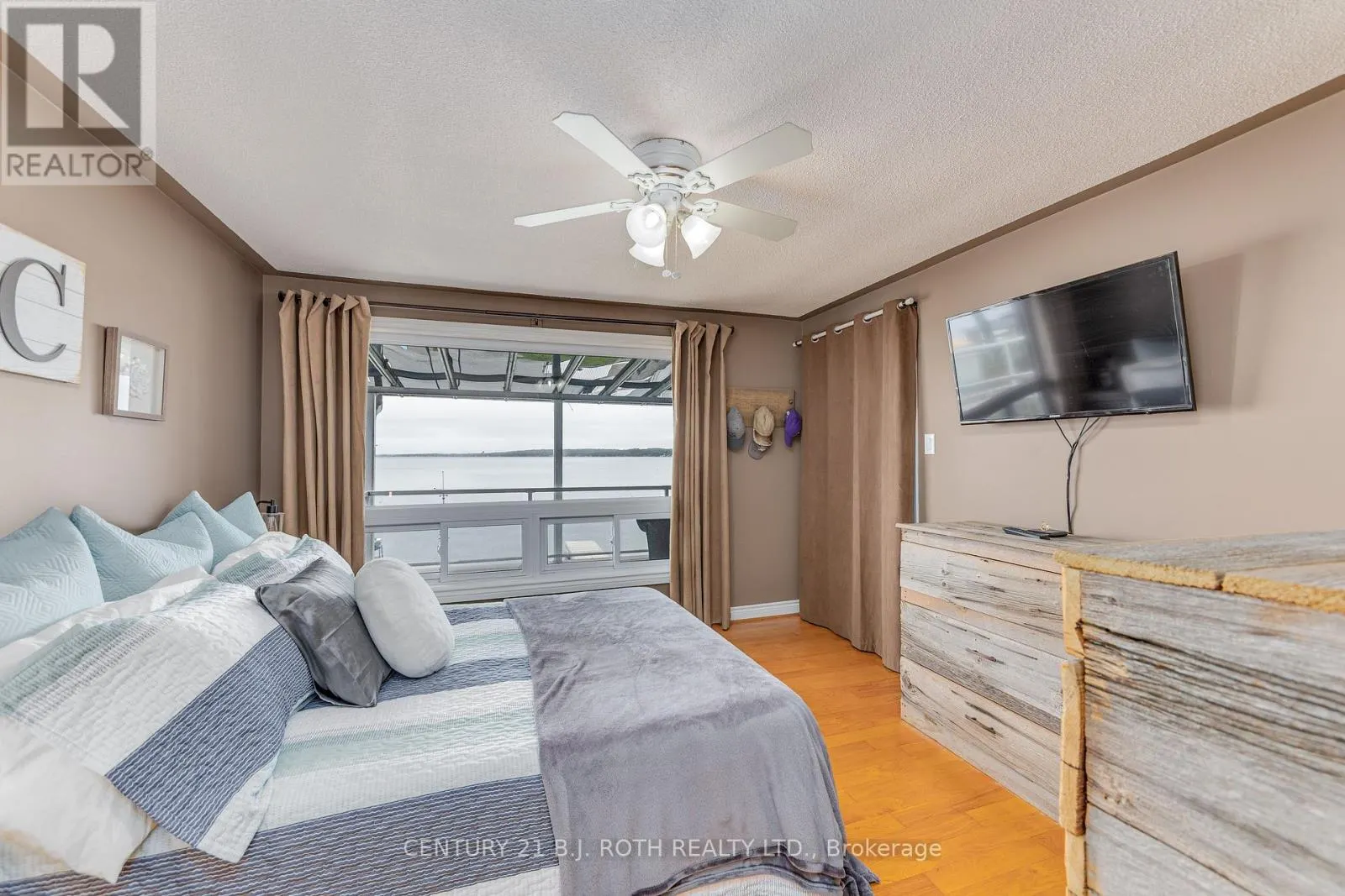 409 PHEASANT LANE
