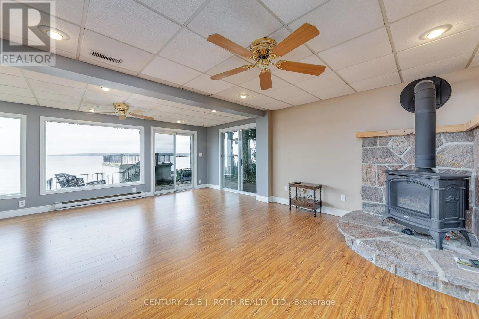 409 PHEASANT LANE
