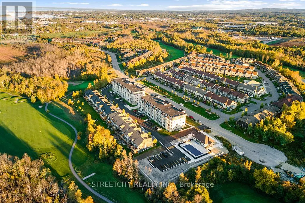 215 - 5 SPOONER CRESCENT