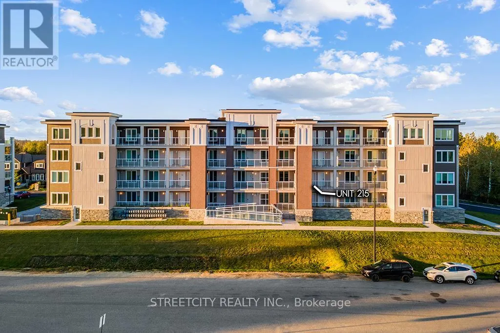 215 - 5 SPOONER CRESCENT