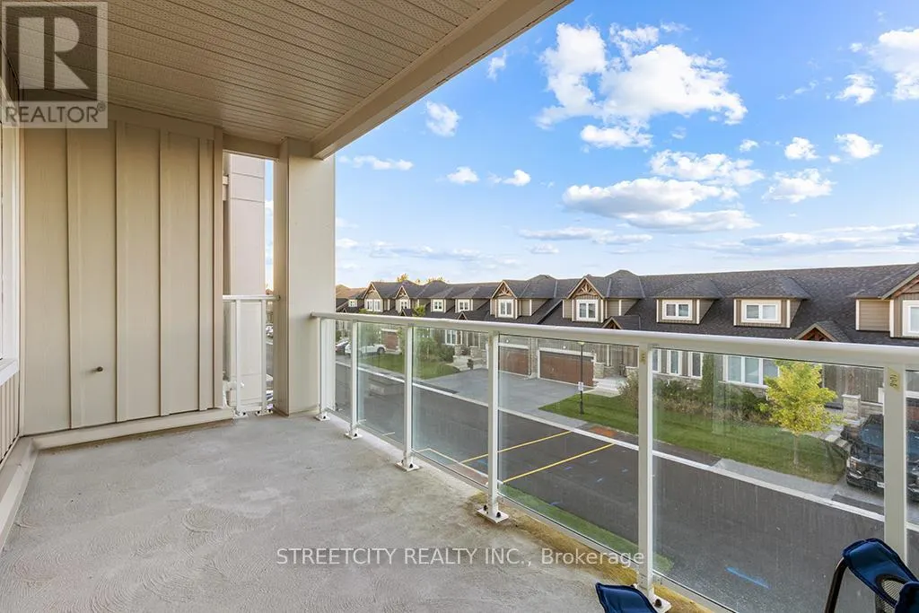 215 - 5 SPOONER CRESCENT