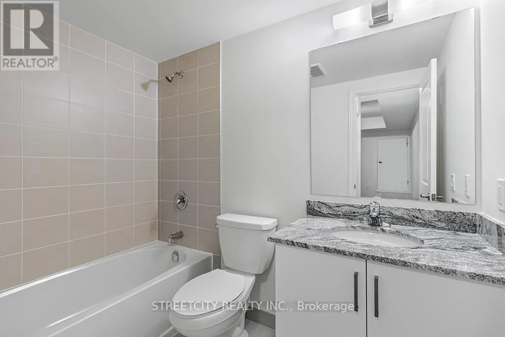 215 - 5 SPOONER CRESCENT