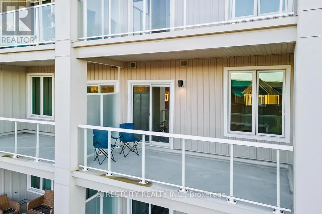 215 - 5 SPOONER CRESCENT