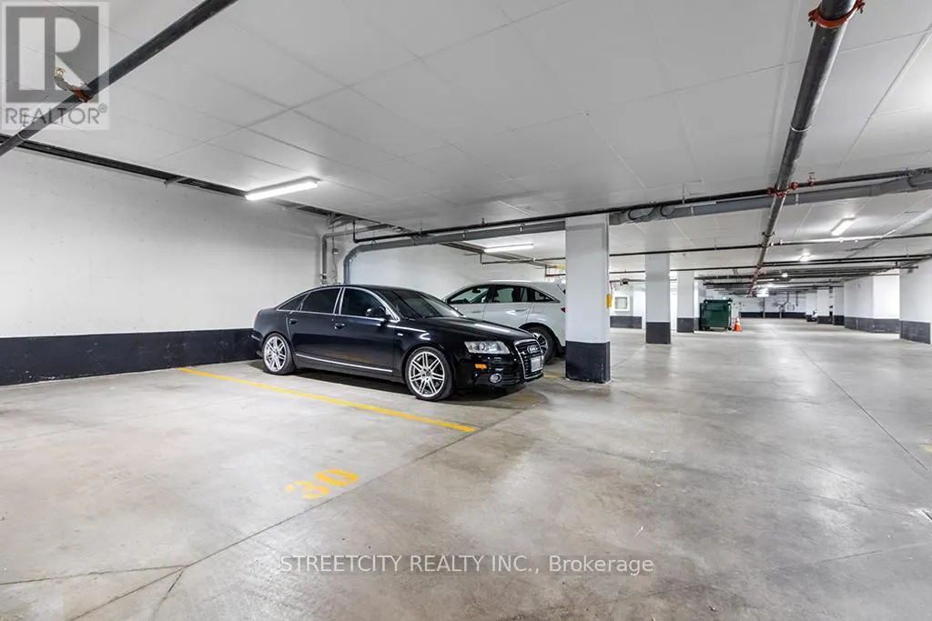 215 - 5 SPOONER CRESCENT