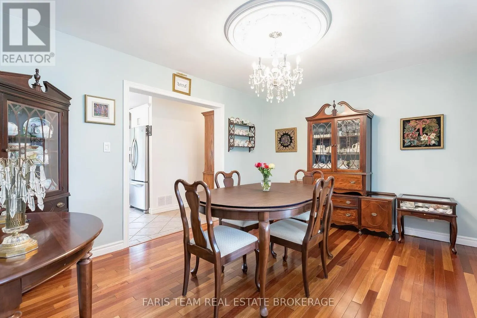 32 CAIRNS BOULEVARD