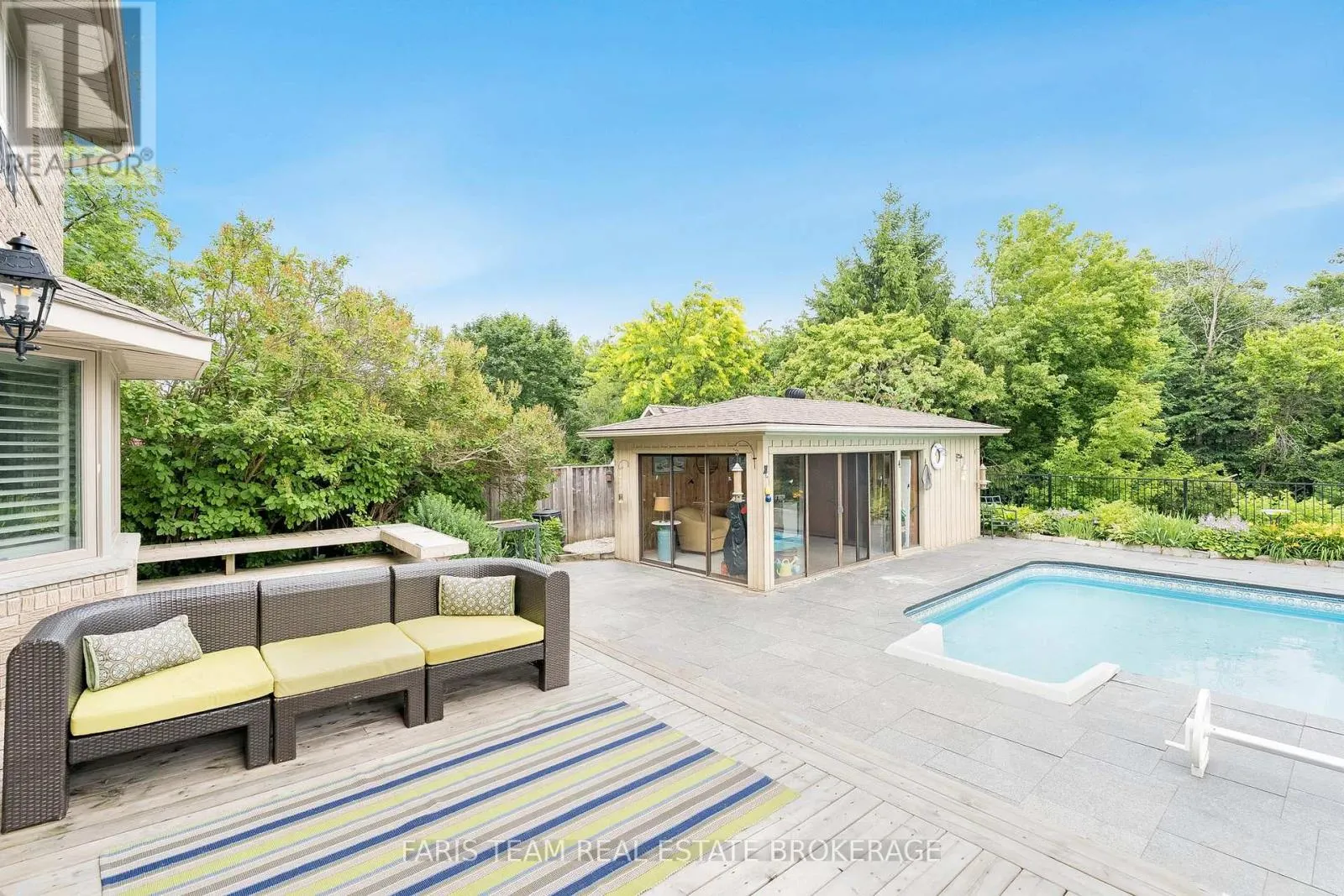 32 CAIRNS BOULEVARD