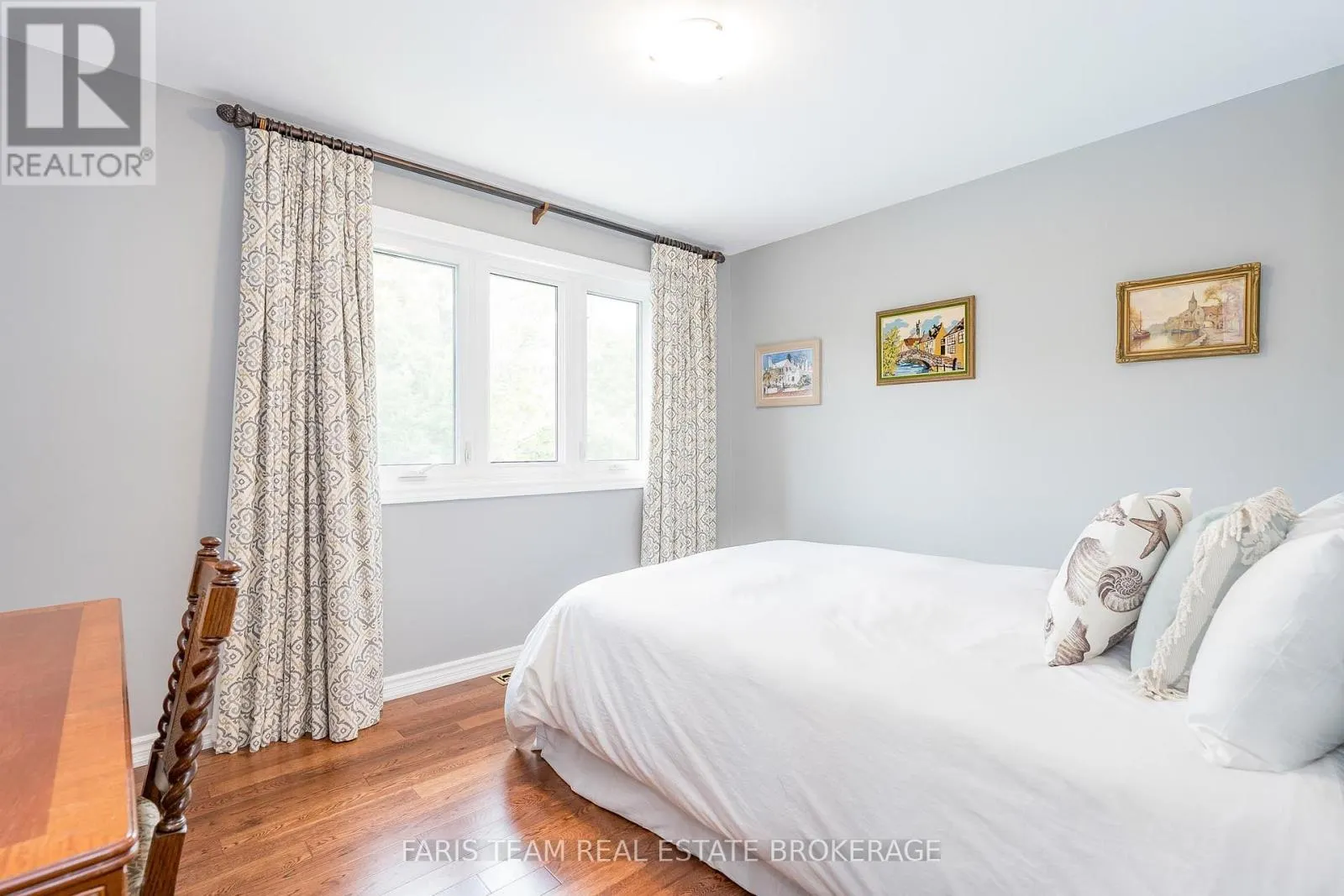 32 CAIRNS BOULEVARD