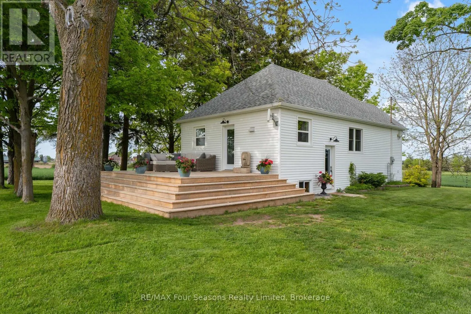 1154 FAIRGROUNDS ROAD S