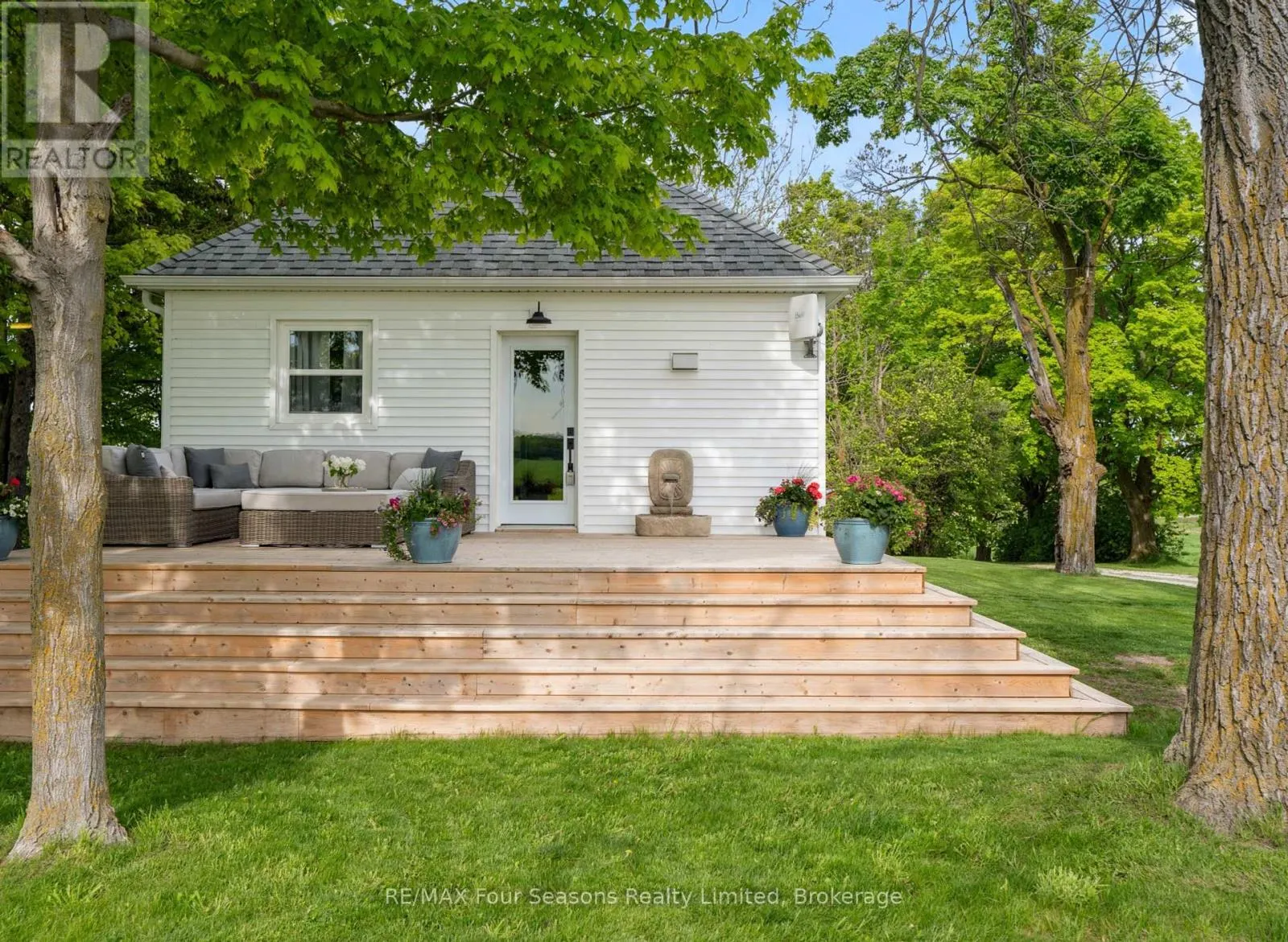 1154 FAIRGROUNDS ROAD S
