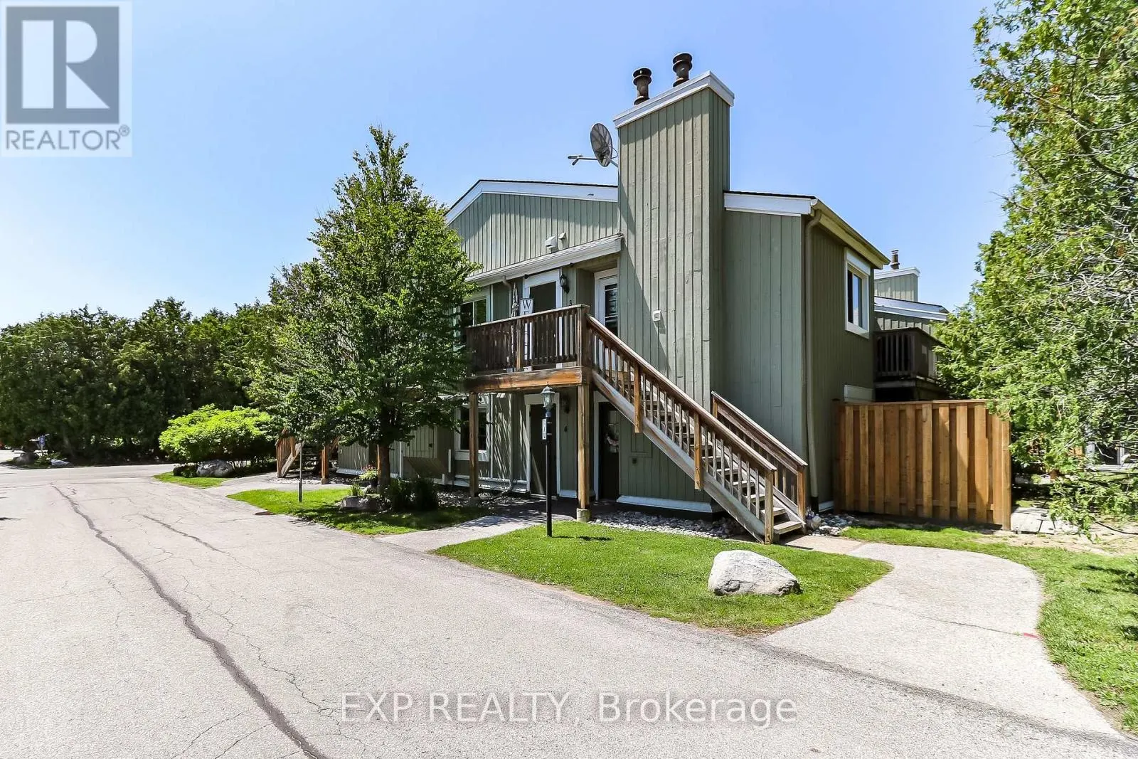3 - 15 DAWSON DRIVE