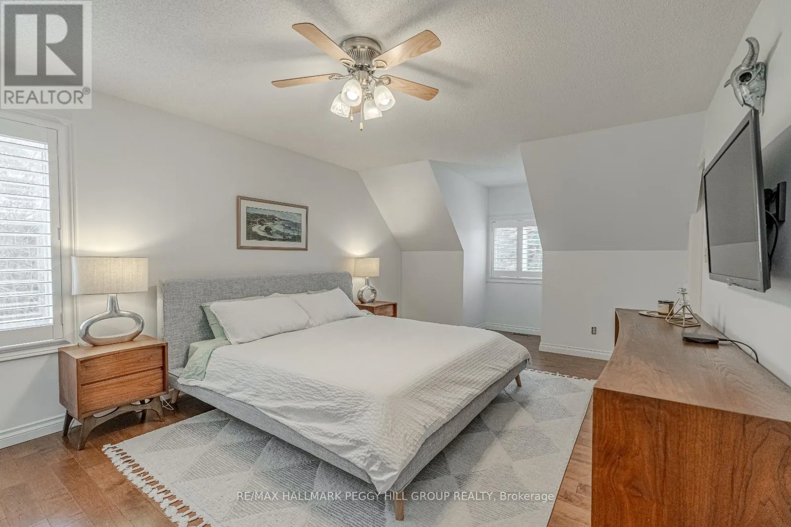 24 WILLOW BAY DRIVE