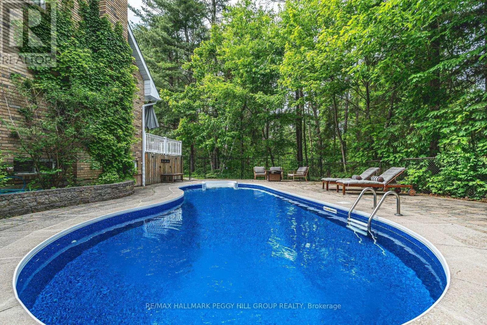 24 WILLOW BAY DRIVE