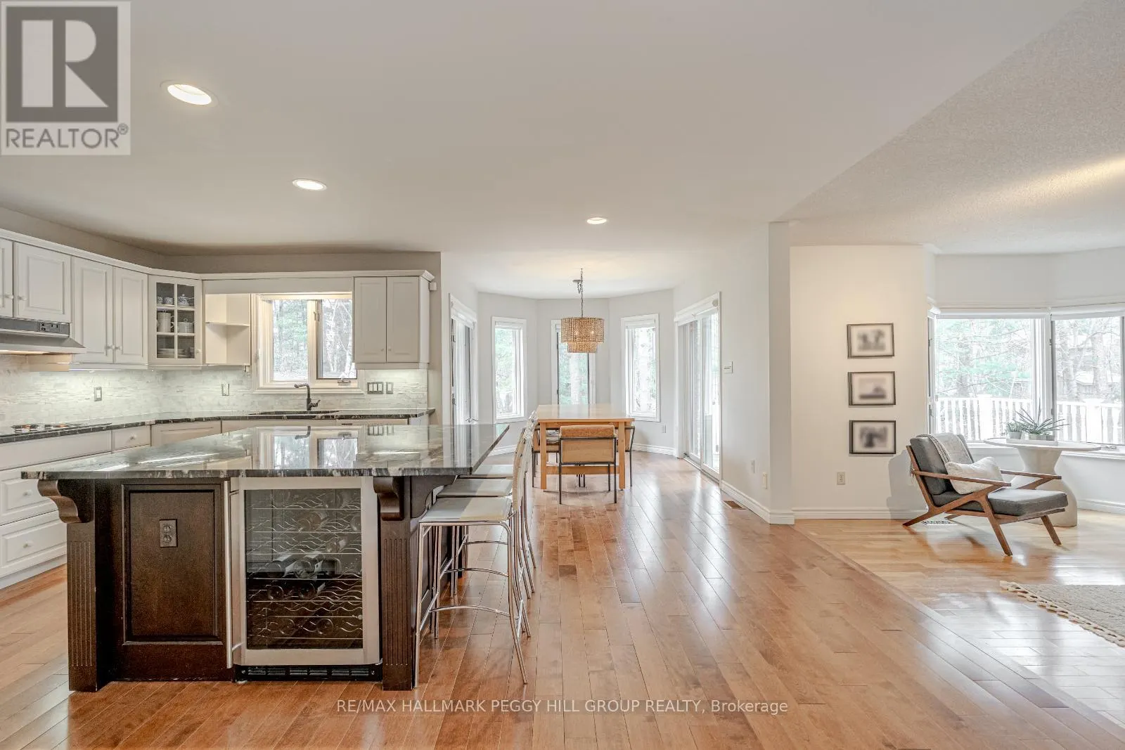 24 WILLOW BAY DRIVE