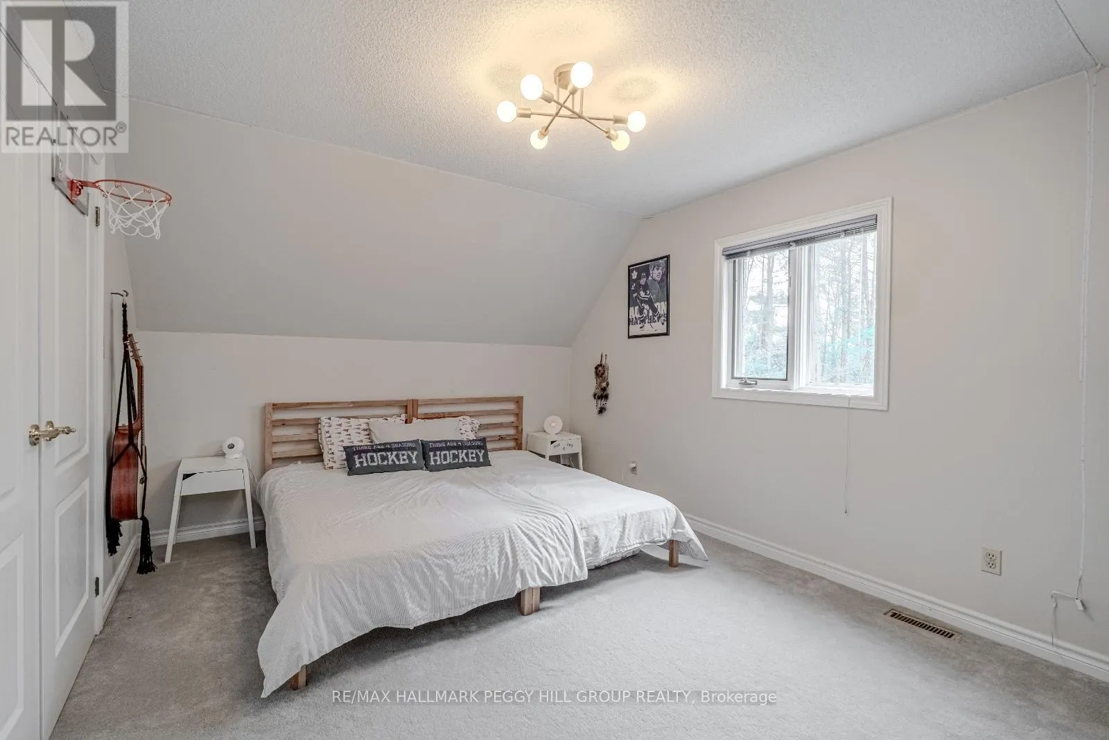 24 WILLOW BAY DRIVE