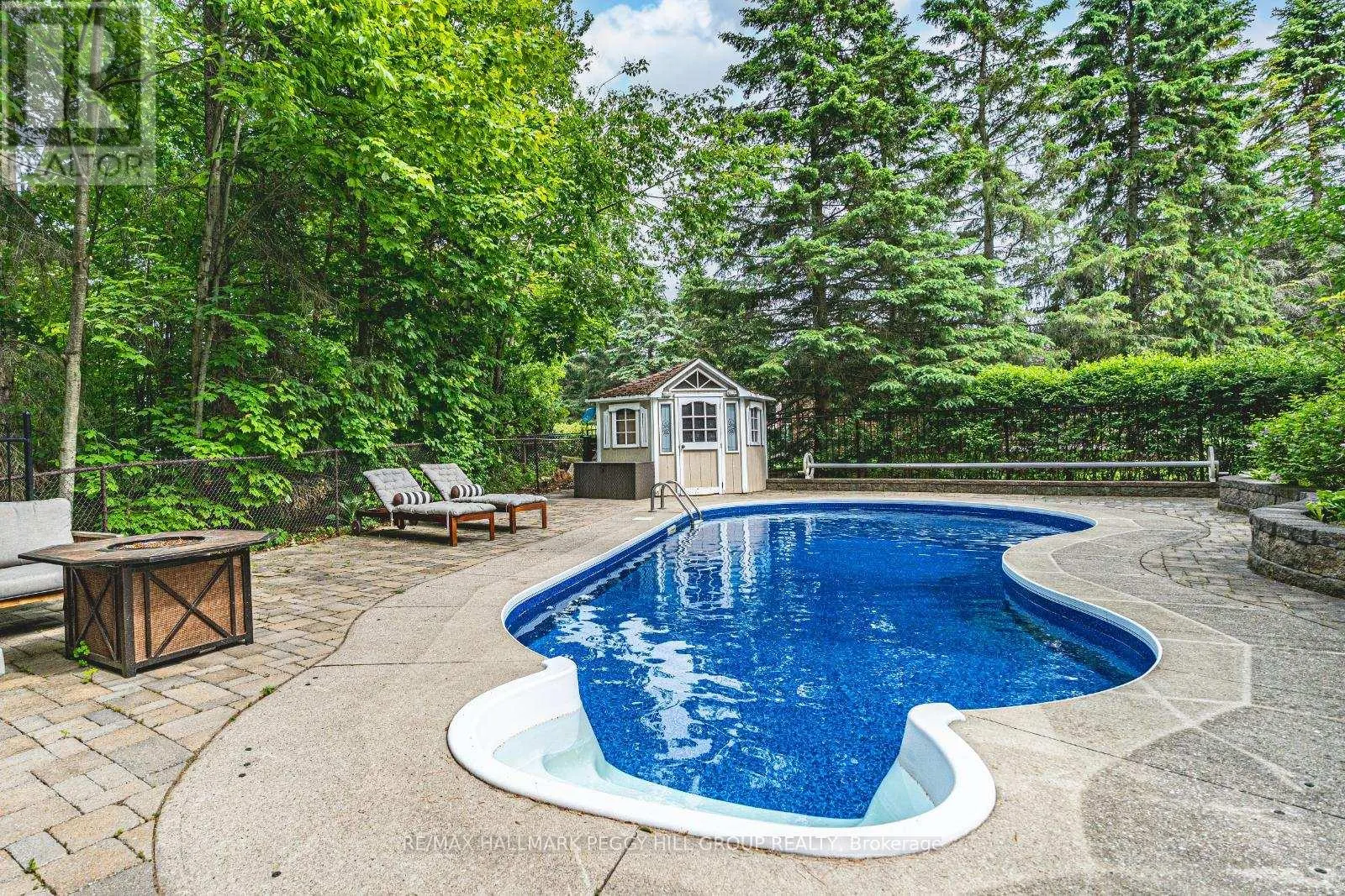 24 WILLOW BAY DRIVE