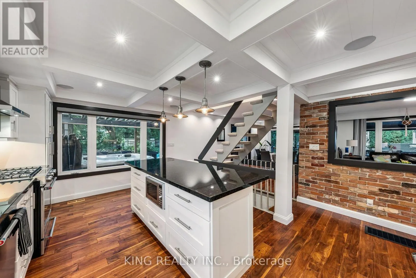 602 CHAMPLAIN ROAD