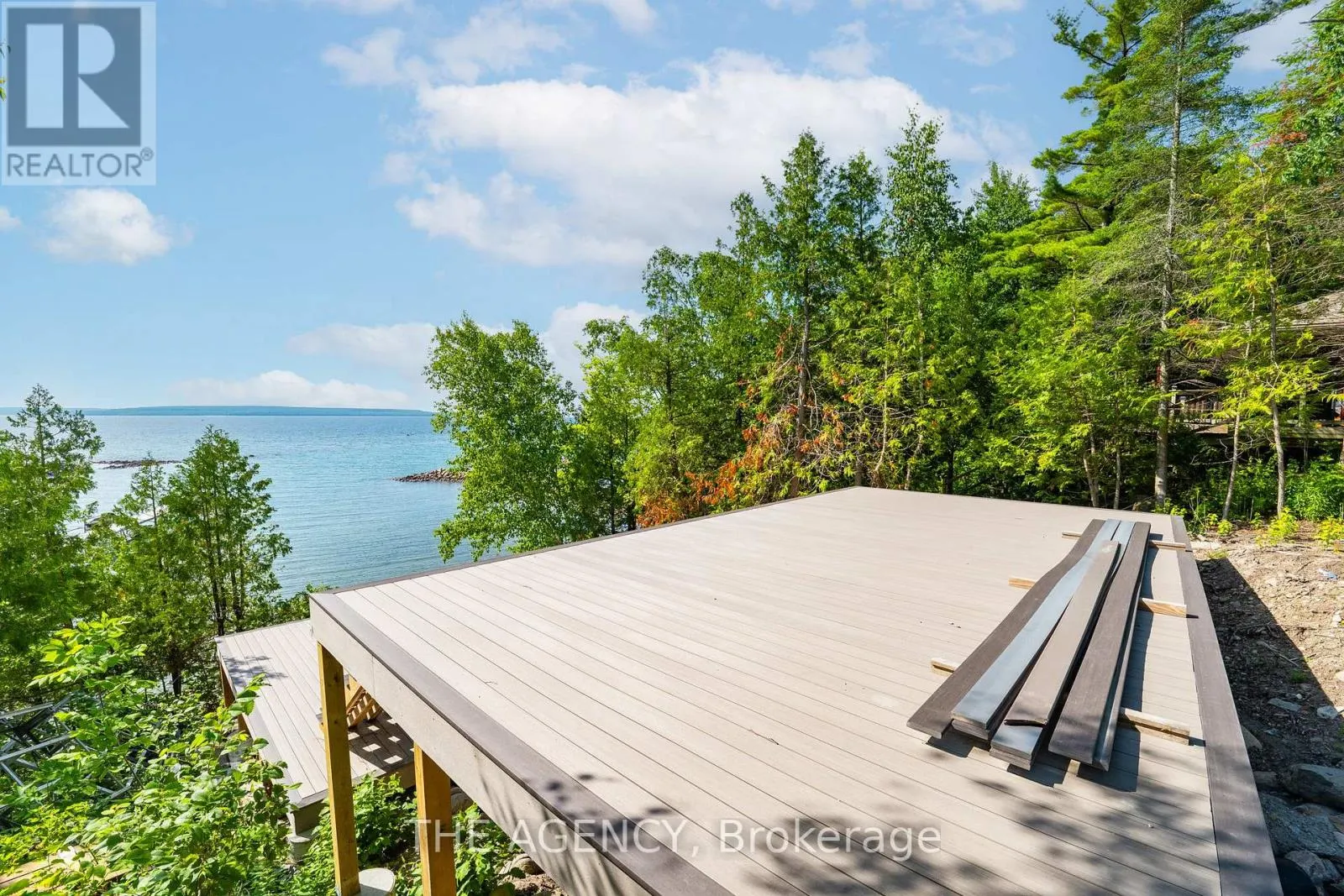 466 SILVER BIRCH DRIVE