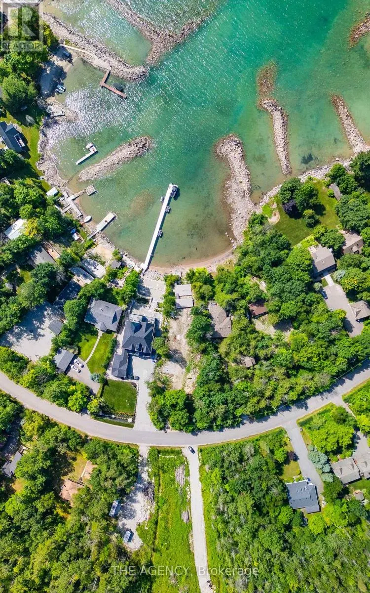 466 SILVER BIRCH DRIVE