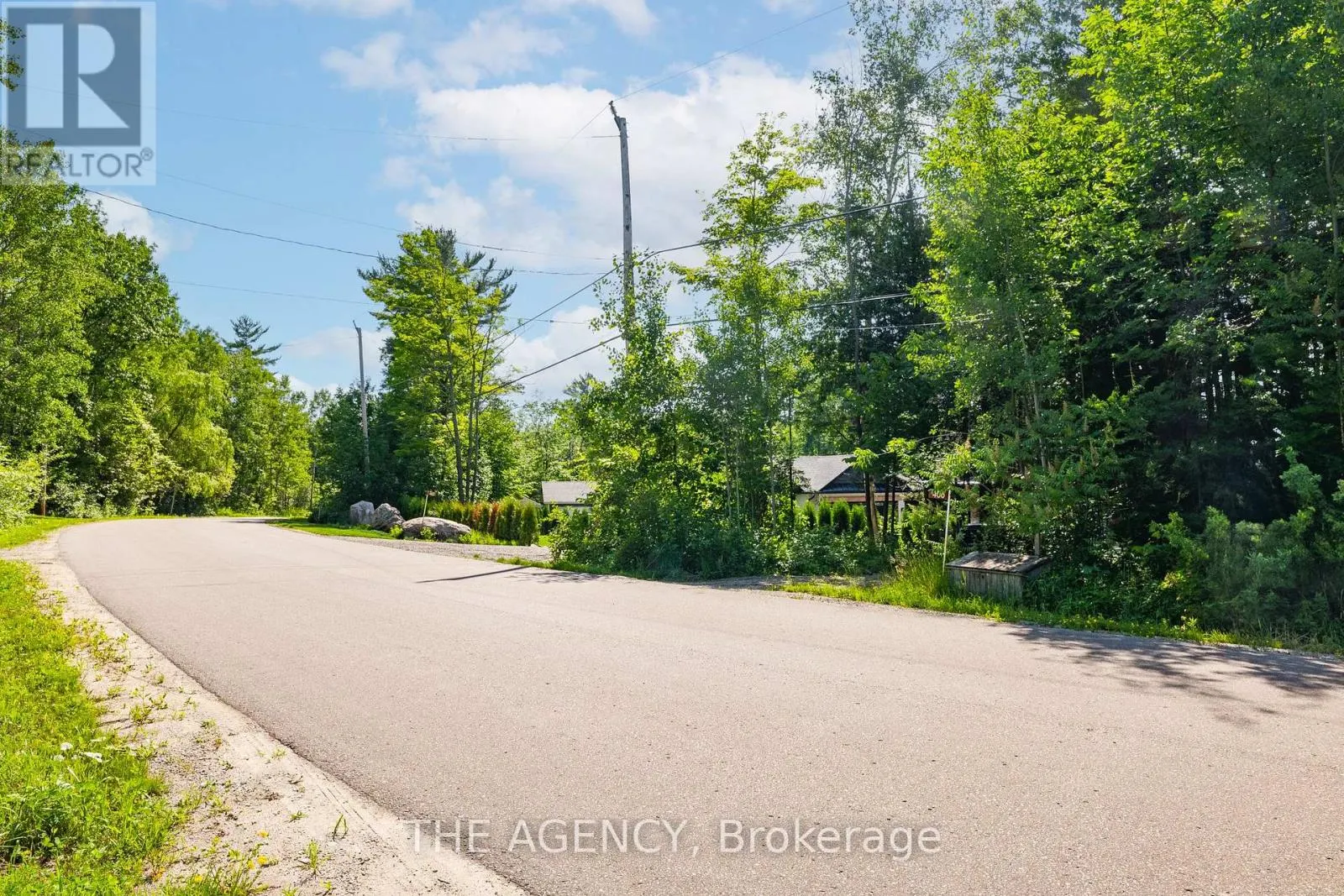 466 SILVER BIRCH DRIVE