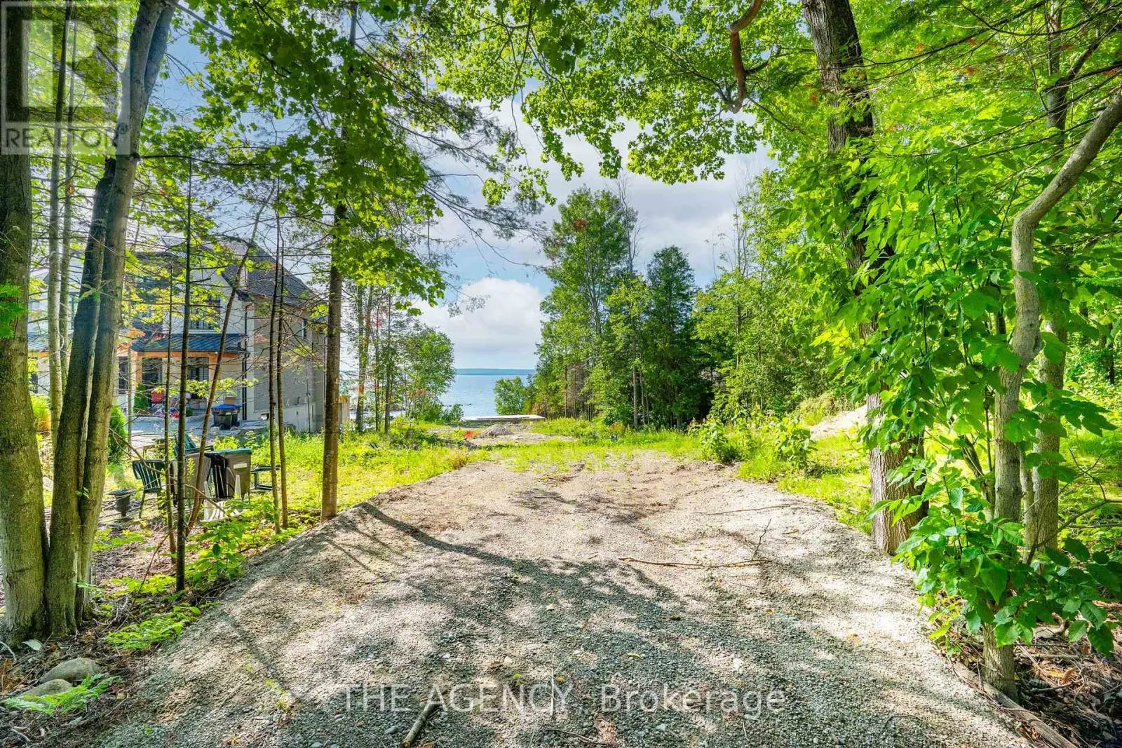 466 SILVER BIRCH DRIVE