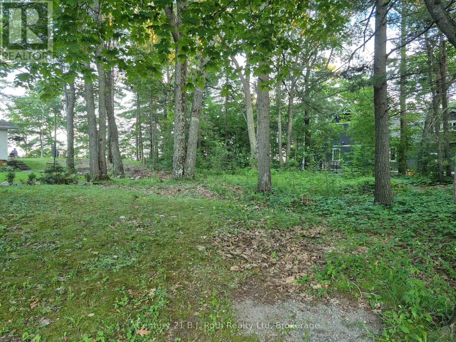 1379 CHAMPLAIN ROAD